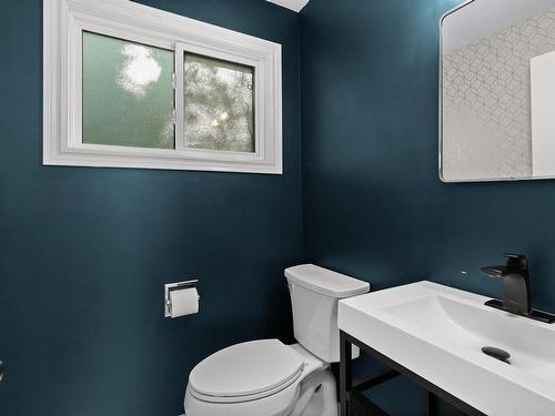 14 Starling Street, Halifax, NS - Indoor Photo Showing Bathroom