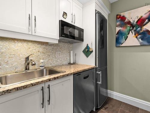 323 45 Vimy Avenue, Halifax, NS - Indoor Photo Showing Kitchen