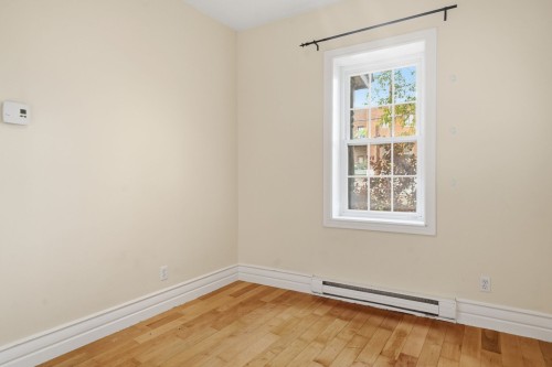 Chambre à coucher - 10 Rue De Carillon, Gatineau (Hull), QC - Indoor Photo Showing Other Room