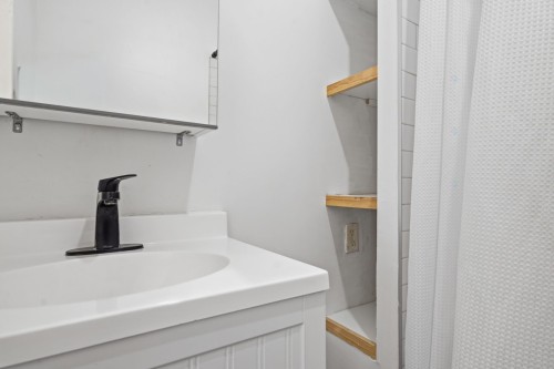 Salle de bains - 10 Rue De Carillon, Gatineau (Hull), QC - Indoor Photo Showing Bathroom