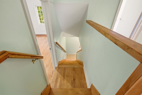 Escalier - 24 Av. Jasper, Mont-Royal, QC - Indoor Photo Showing Other Room