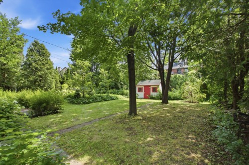 Cour - 24 Av. Jasper, Mont-Royal, QC - Outdoor