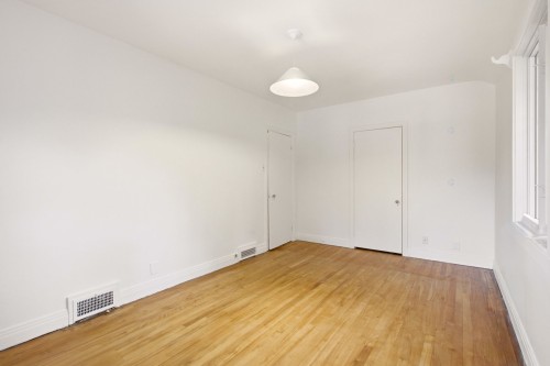 Chambre à coucher - 24 Av. Jasper, Mont-Royal, QC - Indoor Photo Showing Other Room