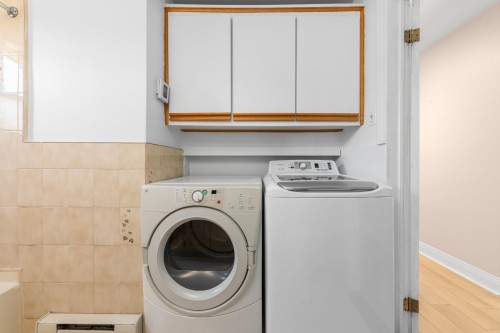 Salle de bains - 7042 Rue Lacroix, Montréal (Le Sud-Ouest), QC - Indoor Photo Showing Laundry Room
