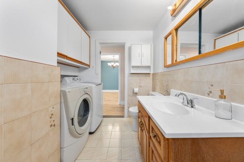 Salle de bains - 7042 Rue Lacroix, Montréal (Le Sud-Ouest), QC - Indoor Photo Showing Laundry Room