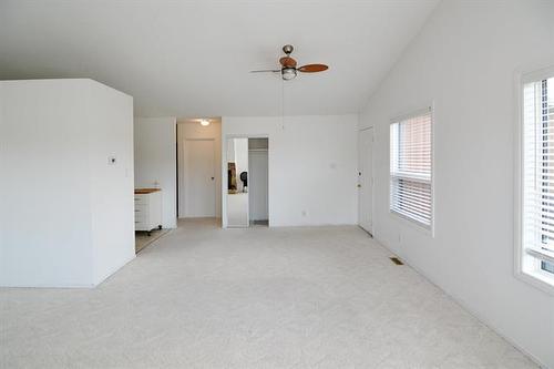 15 Middle Dr, Winnipeg Beach, MB - Indoor Photo Showing Other Room