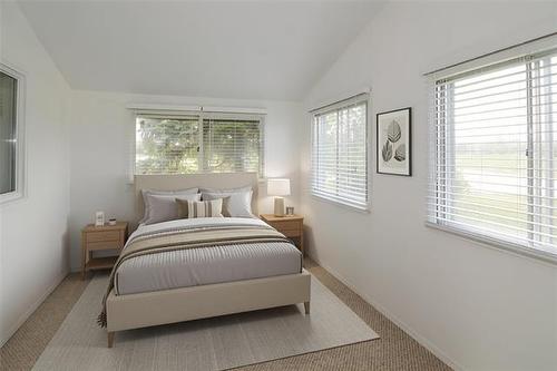 15 Middle Dr, Winnipeg Beach, MB - Indoor Photo Showing Bedroom