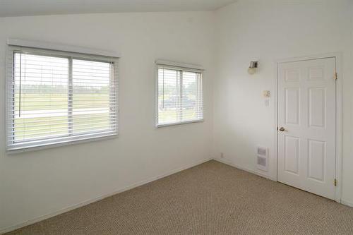 15 Middle Dr, Winnipeg Beach, MB - Indoor Photo Showing Other Room