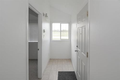 15 Middle Dr, Winnipeg Beach, MB - Indoor Photo Showing Other Room