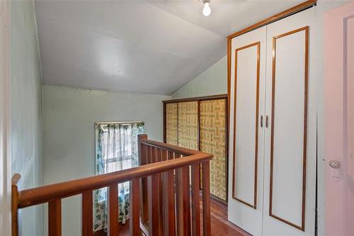 501 Mcnaughton Ave, Winnipeg, MB - Indoor Photo Showing Other Room