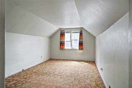 501 Mcnaughton Ave, Winnipeg, MB - Indoor Photo Showing Other Room