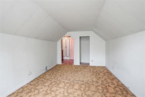 501 Mcnaughton Ave, Winnipeg, MB - Indoor Photo Showing Other Room