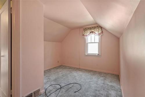 501 Mcnaughton Ave, Winnipeg, MB - Indoor Photo Showing Other Room