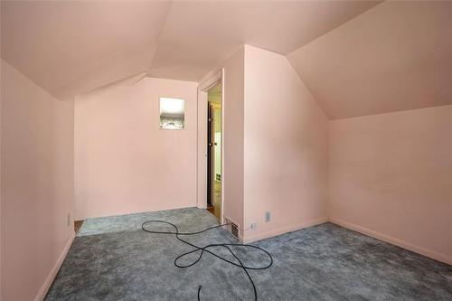 501 Mcnaughton Ave, Winnipeg, MB - Indoor Photo Showing Other Room