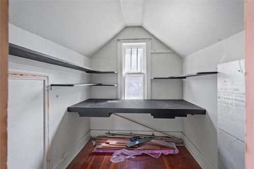 501 Mcnaughton Ave, Winnipeg, MB - Indoor