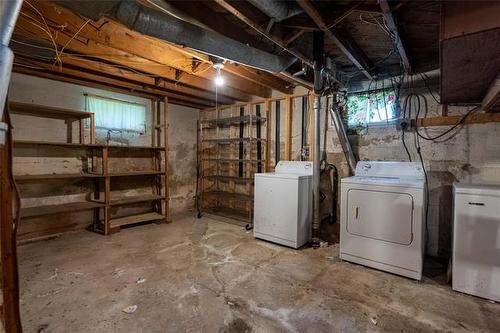 501 Mcnaughton Ave, Winnipeg, MB - Indoor Photo Showing Laundry Room