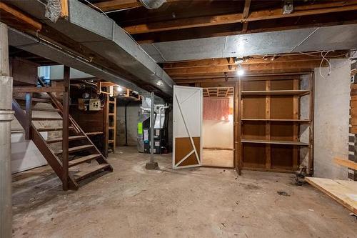 501 Mcnaughton Ave, Winnipeg, MB - Indoor Photo Showing Basement