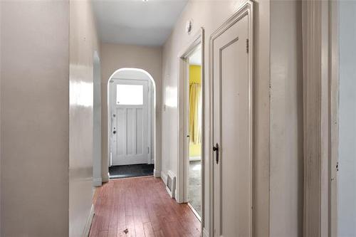 501 Mcnaughton Ave, Winnipeg, MB - Indoor Photo Showing Other Room