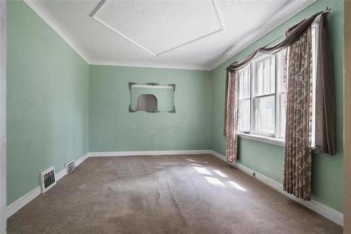 501 Mcnaughton Ave, Winnipeg, MB - Indoor Photo Showing Other Room