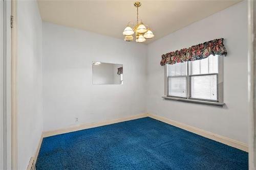 501 Mcnaughton Ave, Winnipeg, MB - Indoor Photo Showing Other Room