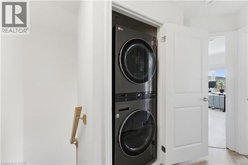 92 Dryden Lane, Hamilton, ON - Indoor Photo Showing Laundry Room