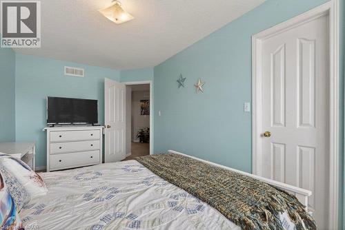 Recessed ceiling light fixture - 10 Cadham Boulevard Unit# 29, Hamilton, ON - Indoor Photo Showing Bedroom