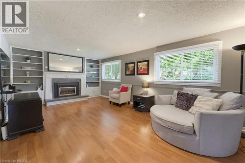 5 Marigold Street, Brantford, ON - Indoor Photo Showing Living Room With Fireplace