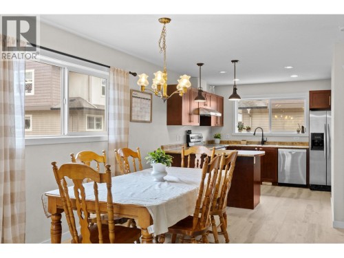 1355 Findlay Road Unit# 133, Kelowna, BC - Indoor Photo Showing Dining Room
