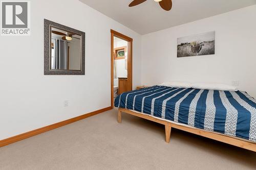 906 6Th Avenue Unit# 1, Invermere, BC - Indoor Photo Showing Bedroom