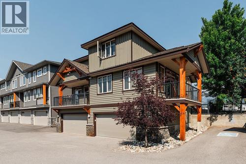 906 6Th Avenue Unit# 1, Invermere, BC - Outdoor