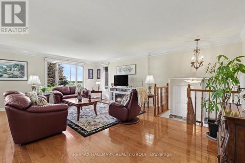 1721 Carsonby Road E, Ottawa, ON - Indoor Photo Showing Living Room