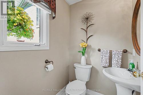 1721 Carsonby Road E, Ottawa, ON - Indoor Photo Showing Bathroom