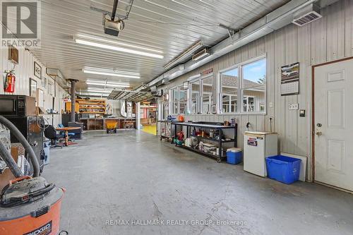 1721 Carsonby Road E, Ottawa, ON - Indoor Photo Showing Garage