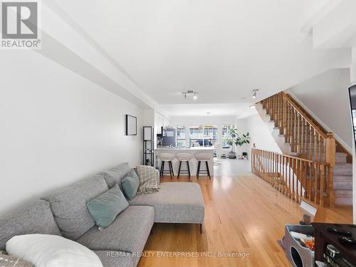 112 Harbourside Drive, Whitby, ON - Indoor Photo Showing Living Room