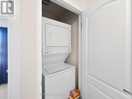 112 Harbourside Drive, Whitby, ON - Indoor Photo Showing Laundry Room