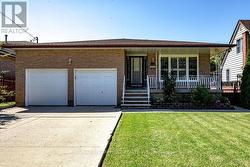 118 POTTRUFF ROAD S  Hamilton, ON L8K 4A2