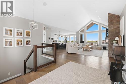Luxury Vibank Acreage - 13.95 Acres., Vibank, SK - Indoor Photo Showing Living Room