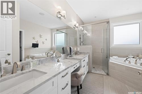 Luxury Vibank Acreage - 13.95 Acres., Vibank, SK - Indoor Photo Showing Bathroom