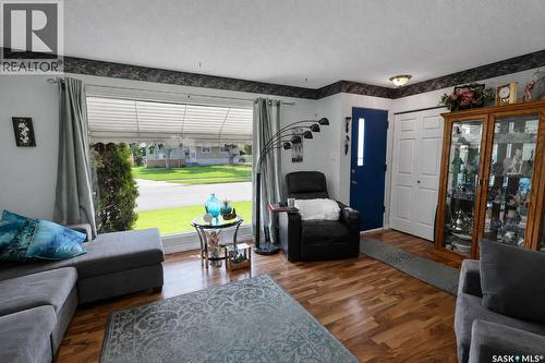 340 28Th Street E, Prince Albert, SK - Indoor Photo Showing Living Room