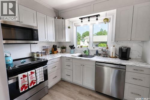 340 28Th Street E, Prince Albert, SK - Indoor Photo Showing Kitchen