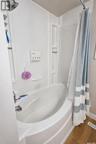 340 28Th Street E, Prince Albert, SK - Indoor Photo Showing Bathroom
