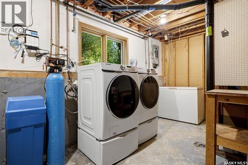 1250 Mcneill Crescent, Regina, SK - Indoor Photo Showing Laundry Room