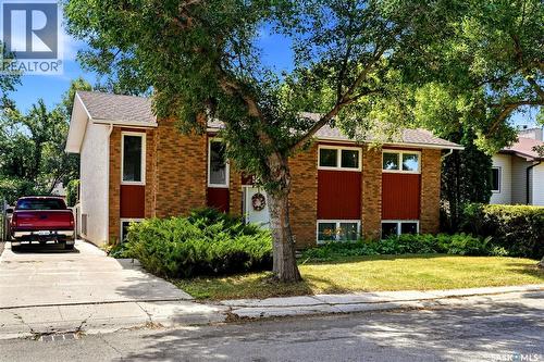 1250 Mcneill Crescent, Regina, SK - Outdoor