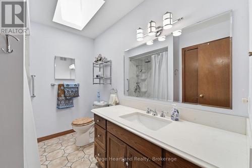 24 Leonard Drive, Goderich (Goderich (Town)), ON - Indoor Photo Showing Bathroom