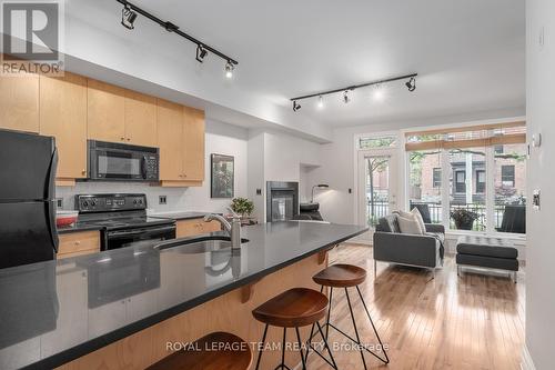 101 - 457 Mcleod Street, Ottawa, ON - Indoor Photo Showing Kitchen