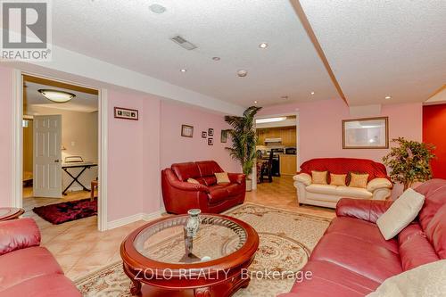 1474 Rosemanor Drive, Mississauga, ON - Indoor Photo Showing Living Room