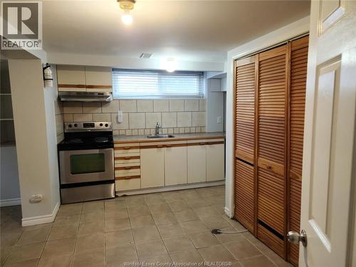 45 Aloma Crescent, Brampton, ON - Indoor Photo Showing Kitchen