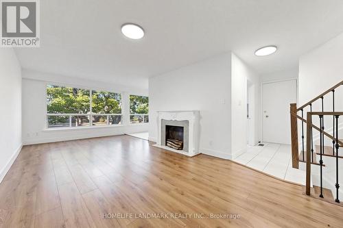 26 FENSIDE DRIVE , Toronto, Ontario M3A 2V3 3