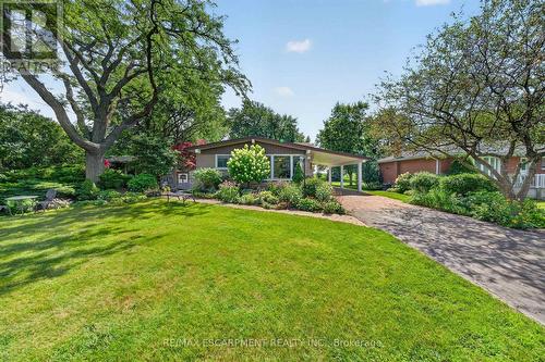 8399 Dickenson Road E, Hamilton, ON - Outdoor