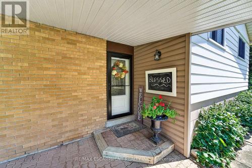 8399 Dickenson Road E, Hamilton, ON - Outdoor With Exterior